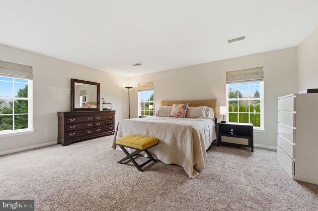 345 WOODCREST RD, West Grove, PA 19390