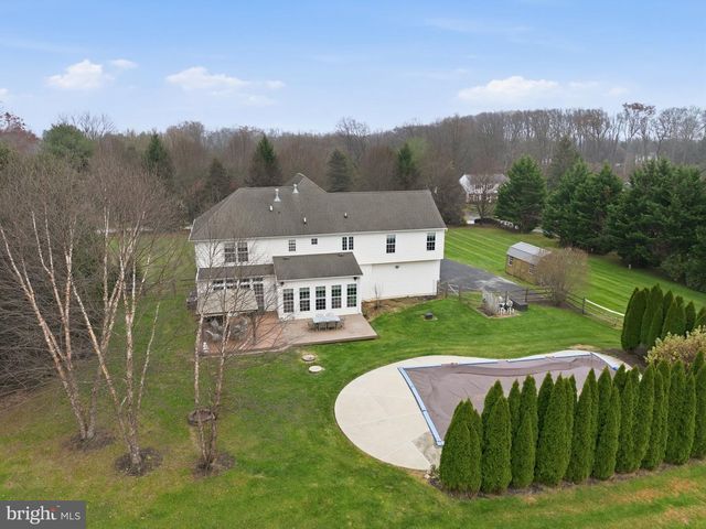 345 WOODCREST RD, West Grove, PA 19390