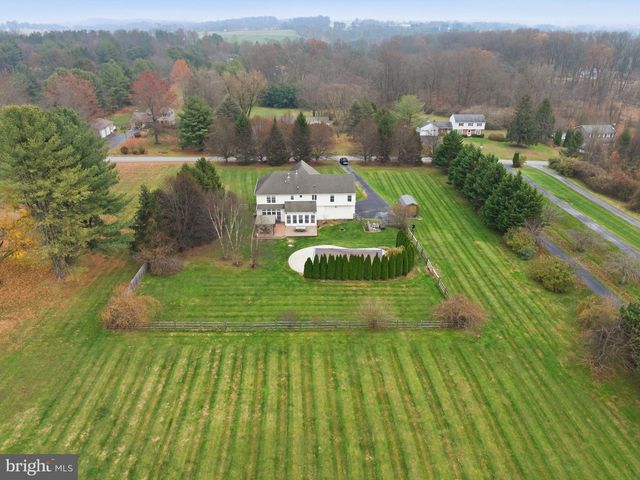 345 WOODCREST RD, West Grove, PA 19390