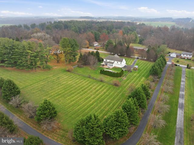 345 WOODCREST RD, West Grove, PA 19390