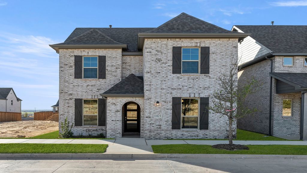 8616 Treeline Parkway, Justin, TX 76247
