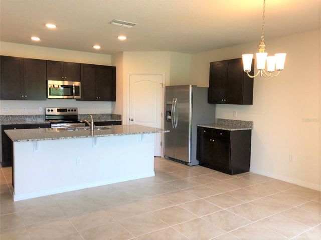 194 ST. THOMAS DRIVE, Mulberry, FL 33860