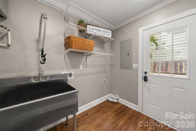 1921 Cumberland Avenue, Charlotte, NC 28203