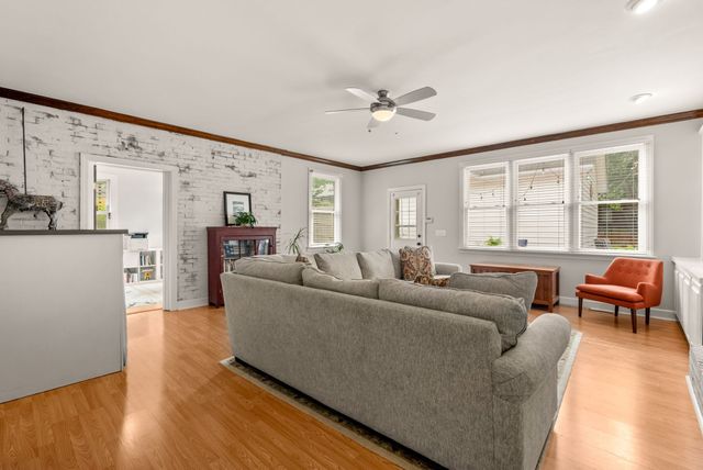 700 5th Ave, W, Springfield, TN 37172