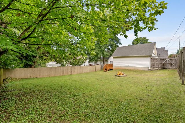 700 5th Ave, W, Springfield, TN 37172