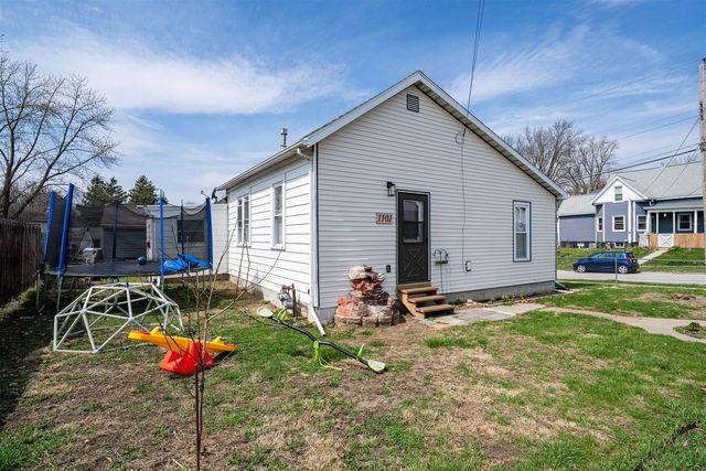 1101 Bunn Street, Bloomington, IL 61701