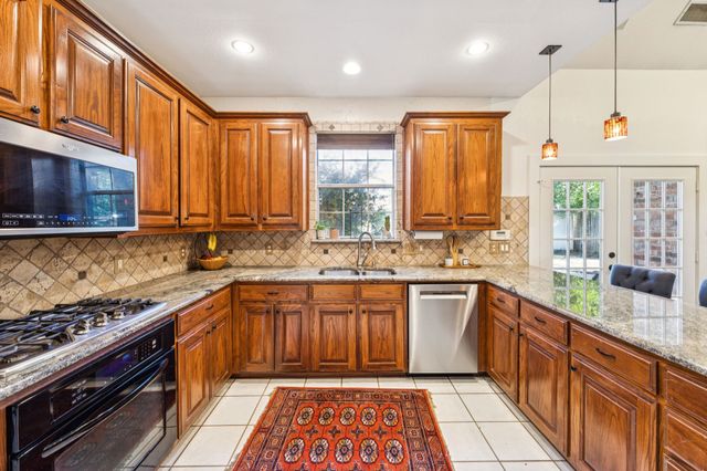 3216 Mercury Drive, Grapevine, TX 76051