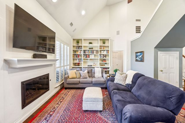 3216 Mercury Drive, Grapevine, TX 76051