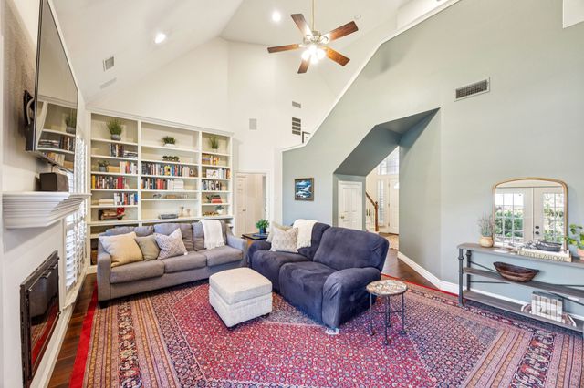 3216 Mercury Drive, Grapevine, TX 76051