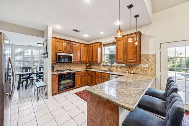 3216 Mercury Drive, Grapevine, TX 76051