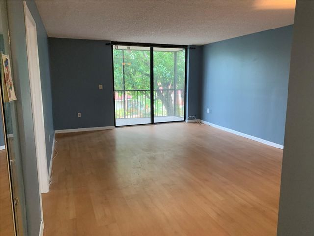 5530 NW 44TH Street 311C, Lauderhill, FL 33319