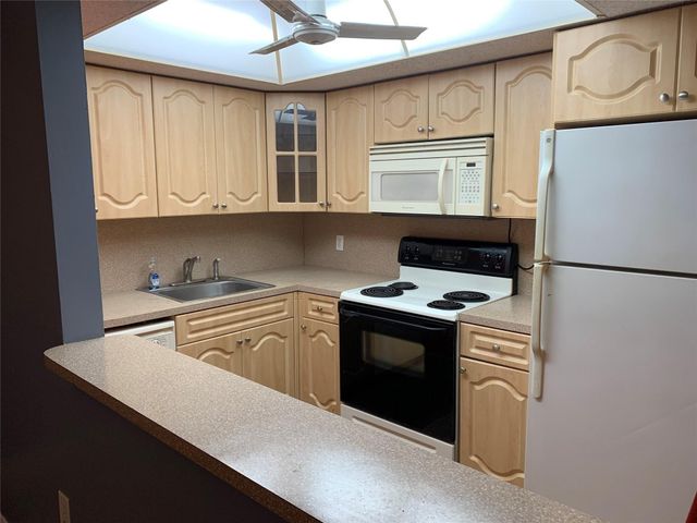 5530 NW 44TH Street 311C, Lauderhill, FL 33319