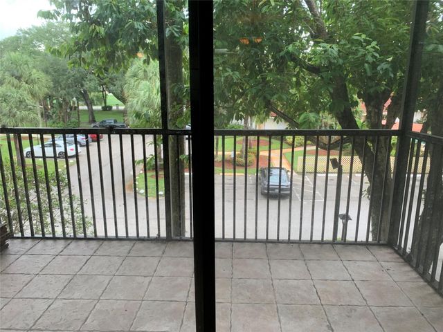 5530 NW 44TH Street 311C, Lauderhill, FL 33319