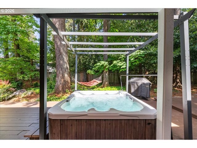 3435 LAKE GROVE Ave, Lake Oswego, OR 97035