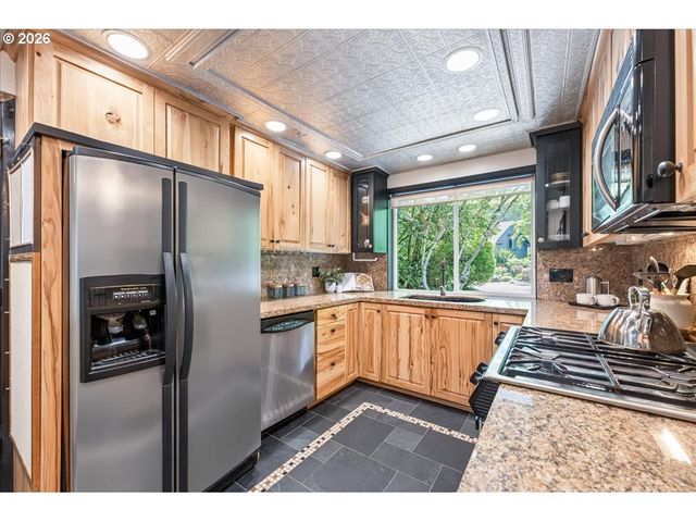 3435 LAKE GROVE Ave, Lake Oswego, OR 97035