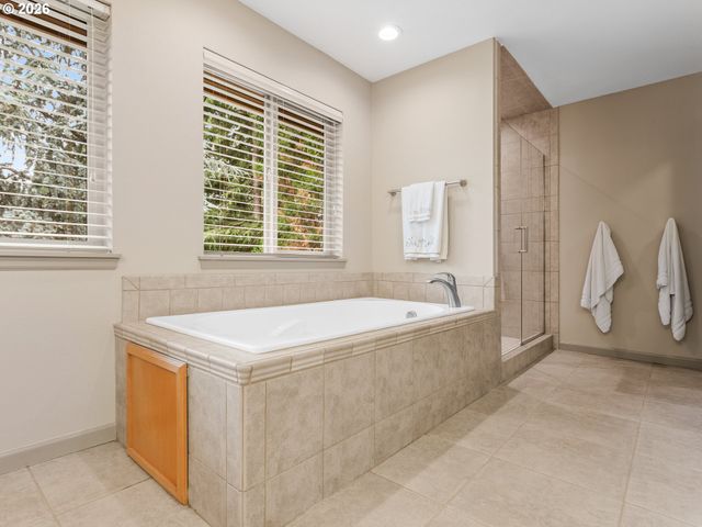19913 Se 8TH Way, Camas, WA 98607