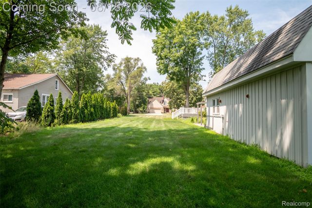 20320 Shadyside Street, Livonia, MI 48152