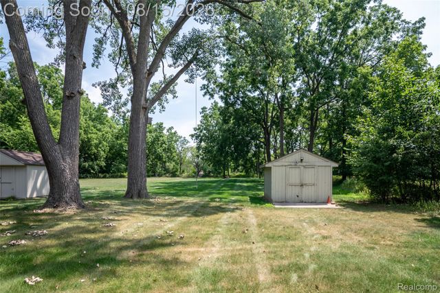 20320 Shadyside Street, Livonia, MI 48152