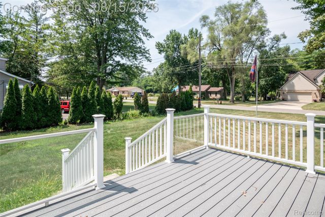 20320 Shadyside Street, Livonia, MI 48152