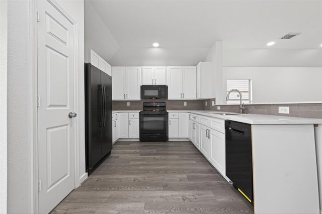 7714 Stallion Trail Drive, Humble, TX 77338