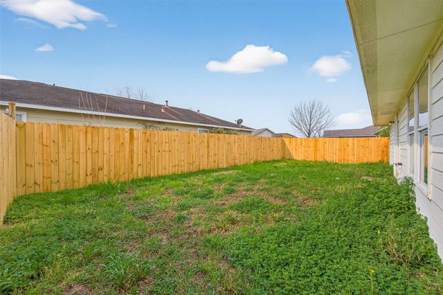 7714 Stallion Trail Drive, Humble, TX 77338