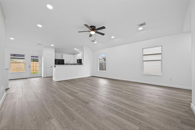 7714 Stallion Trail Drive, Humble, TX 77338