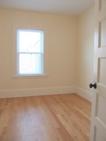 15 Quincy St 3, Somerville, MA 02143