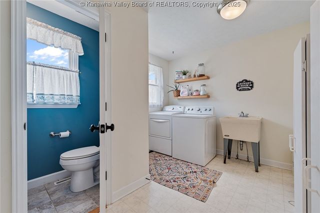 5316 Ashbrook Road, Cross Lanes, WV 25313