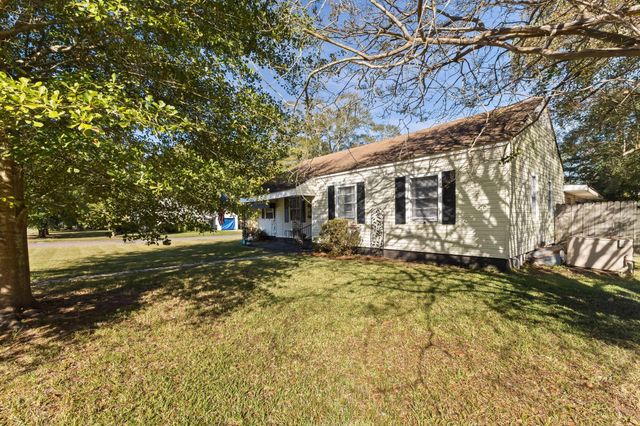 1011 Mamie St., Hattiesburg, MS 39401