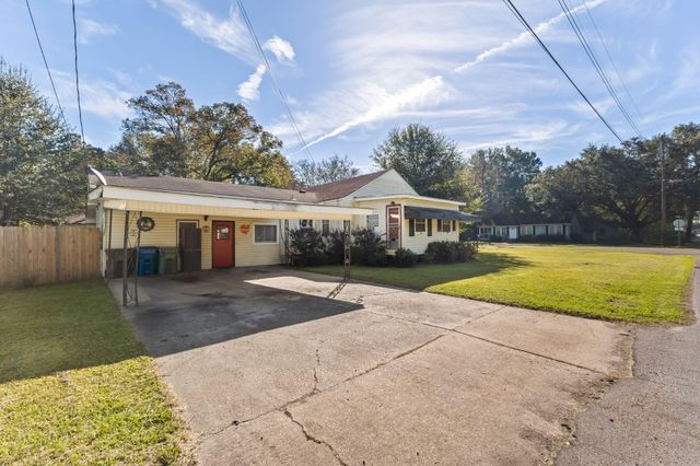 1011 Mamie St., Hattiesburg, MS 39401