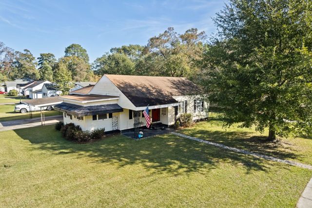 1011 Mamie St., Hattiesburg, MS 39401