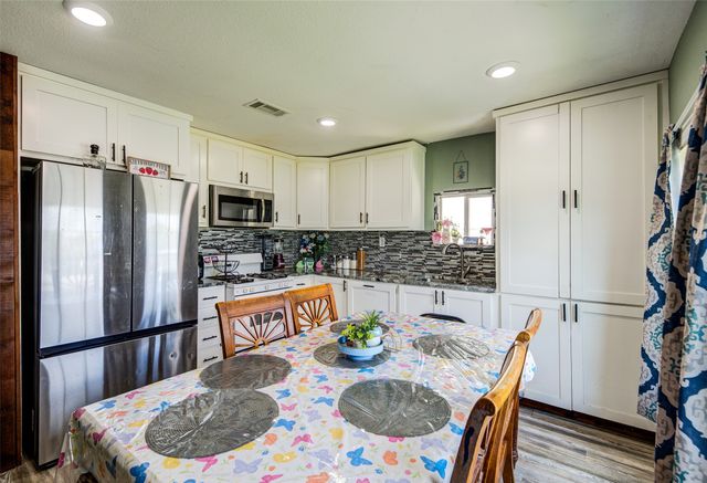 307 N Miller Street, Decatur, TX 76234
