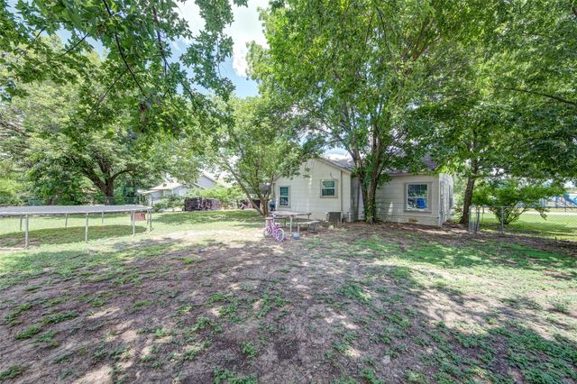 307 N Miller Street, Decatur, TX 76234