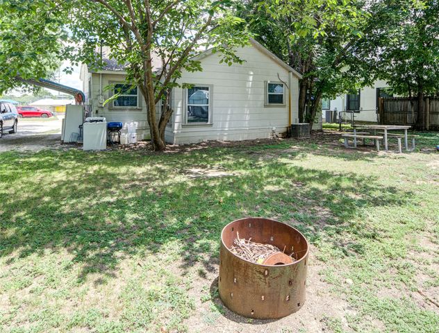 307 N Miller Street, Decatur, TX 76234