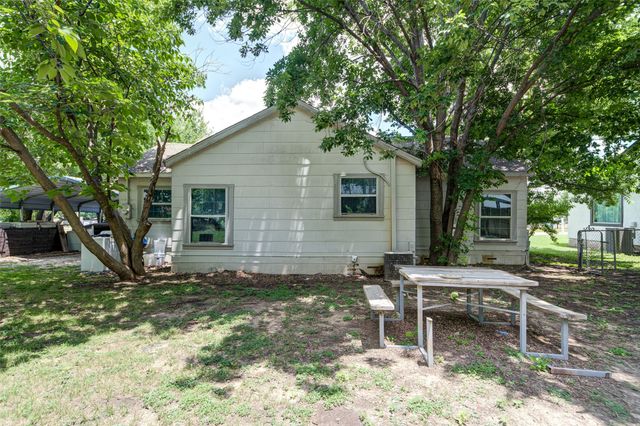 307 N Miller Street, Decatur, TX 76234