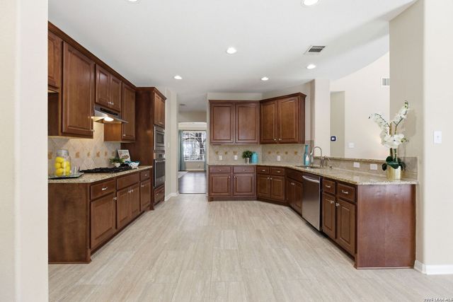 2110 Cactus Circle, San Antonio, TX 78258