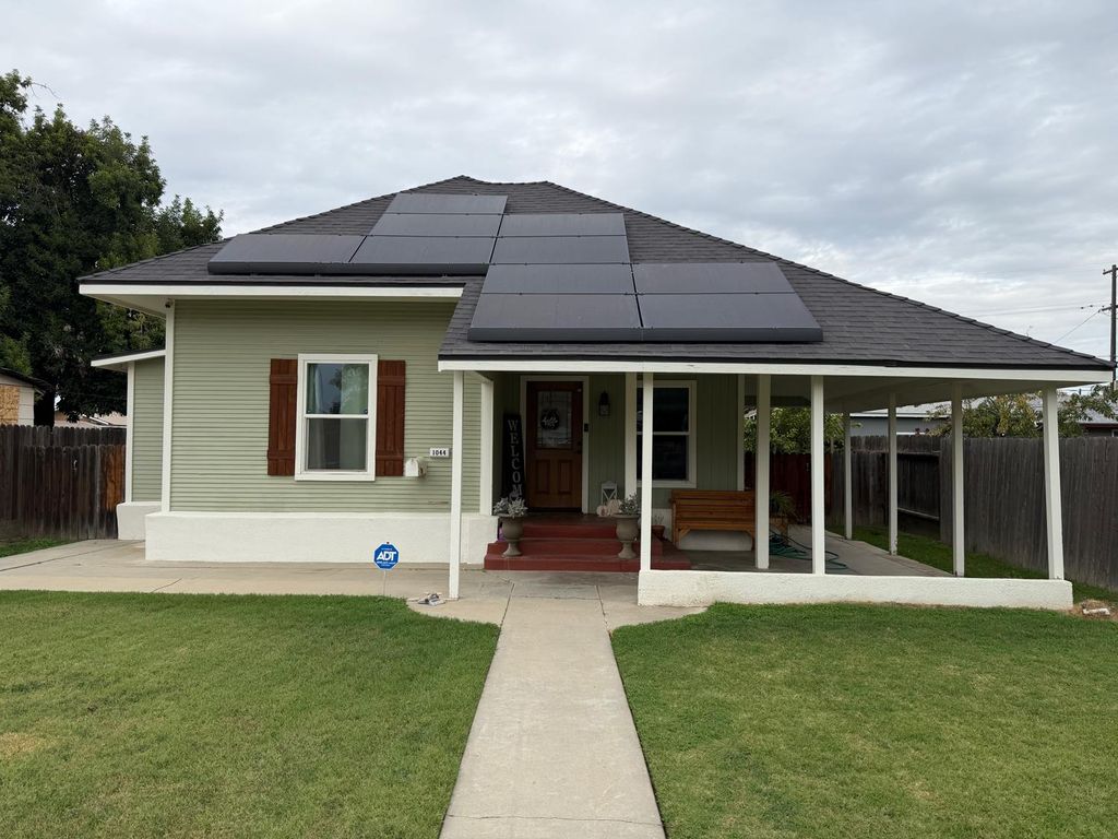 1044 K Street, Reedley, CA 93654