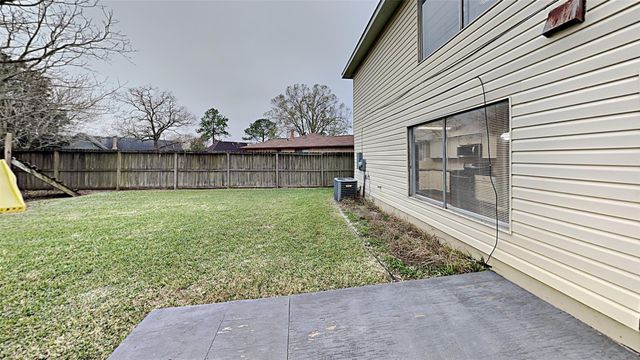 2610 S Belgravia Drive, Pearland, TX 77584