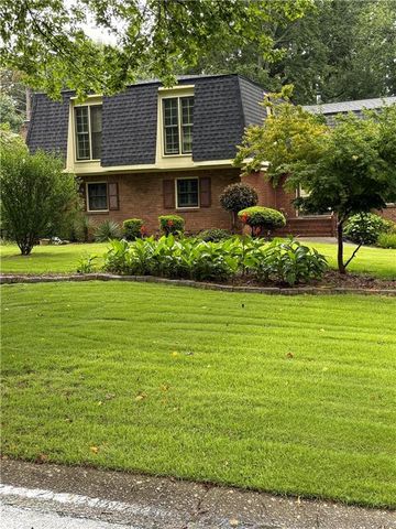 2711 Kenwood Drive, Duluth, GA 30096