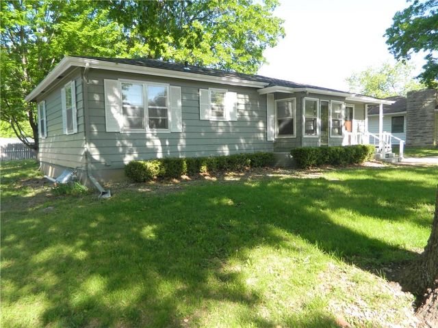 923 Crestline Drive, Lawrence, KS 66049