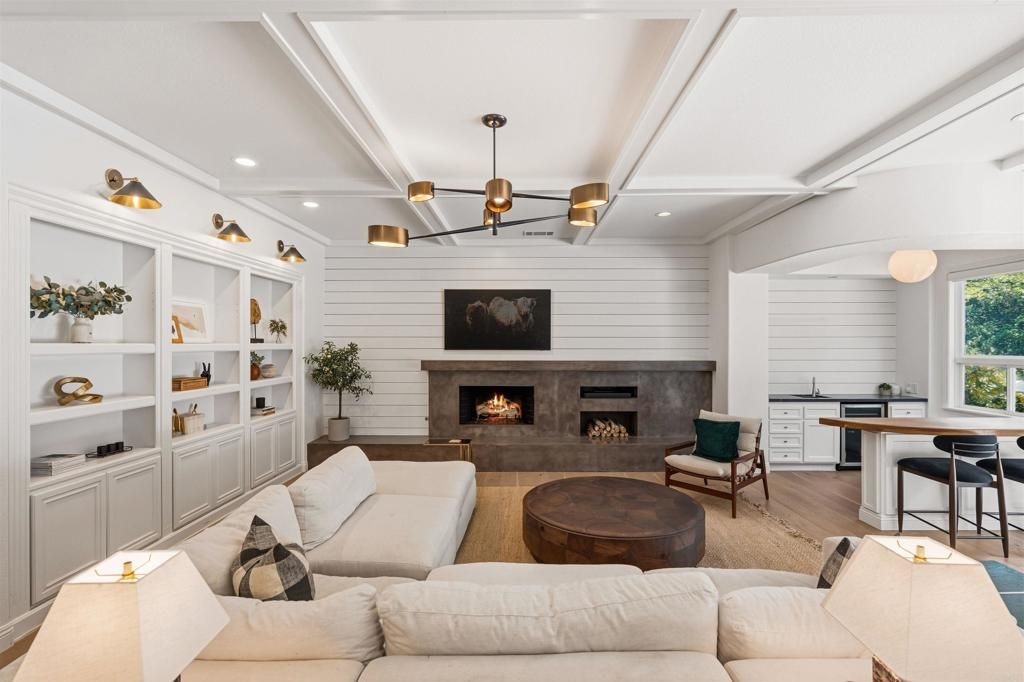 Image 3 of property listing at 7912 Corte Penca, Carlsbad, CA 92009