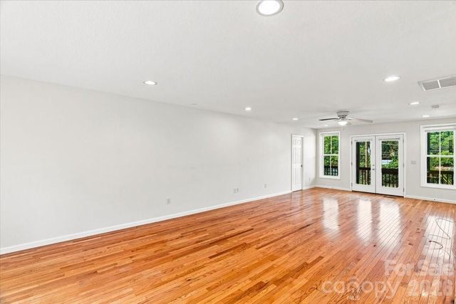 2 Elkmont Place, Asheville, NC 28804