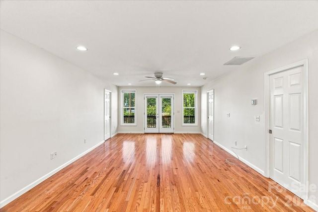 2 Elkmont Place, Asheville, NC 28804