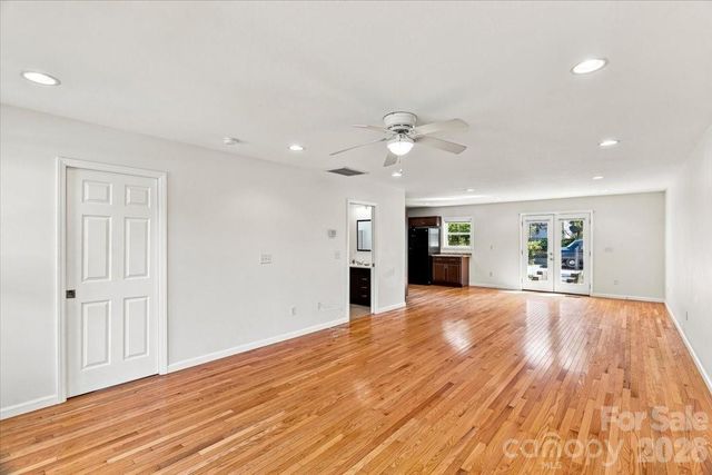 2 Elkmont Place, Asheville, NC 28804
