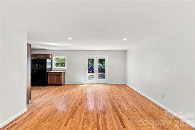 2 Elkmont Place, Asheville, NC 28804