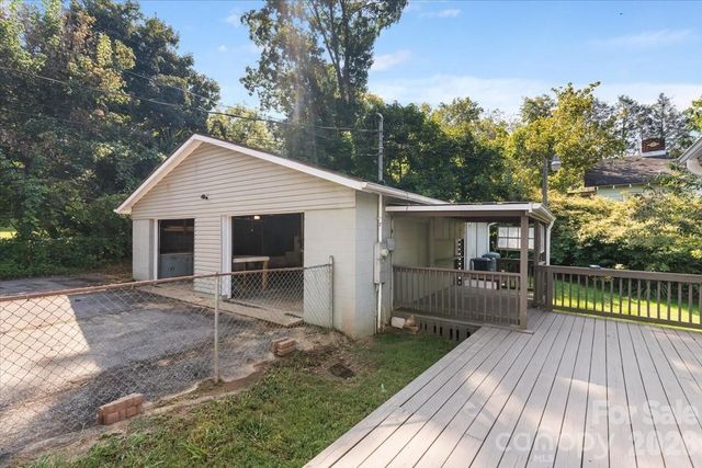2 Elkmont Place, Asheville, NC 28804