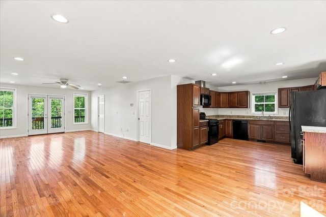 2 Elkmont Place, Asheville, NC 28804