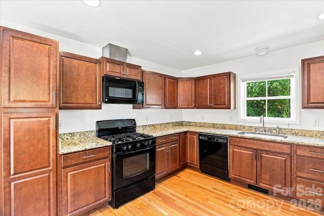 2 Elkmont Place, Asheville, NC 28804