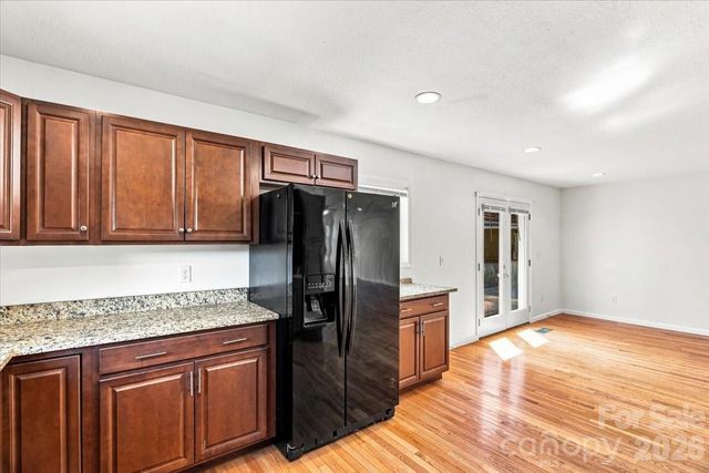 2 Elkmont Place, Asheville, NC 28804