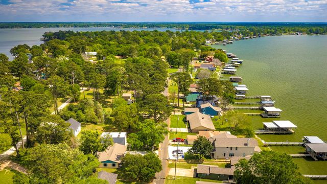 620 Sequoia Drive, Livingston, TX 77351